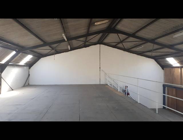 228M² FACTORY TO LET IN BLACKHEATH INDUSTRIAL